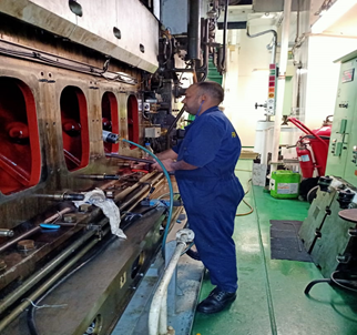 Crankshaft Grinding And Repair of High Capacity Engine